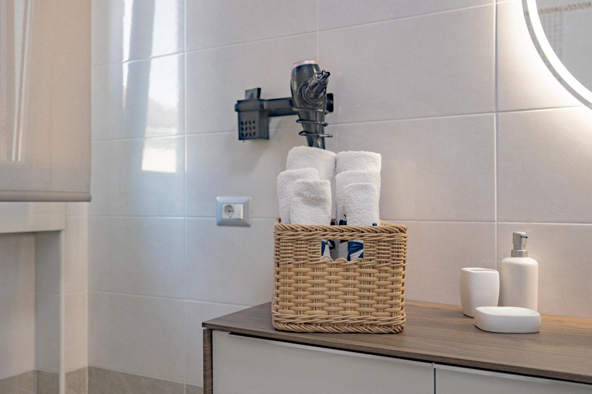 B&B Villa Milano By Rhospitality It Корнаредо Екстериор снимка